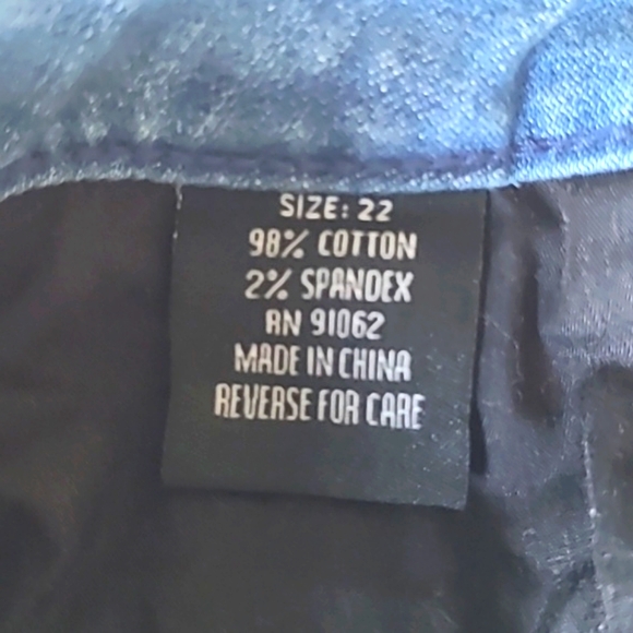 Standards & Practices Wide Leg Cropped Jeans Size 22 Medium Wash Raw Hem - Picture 10 of 16